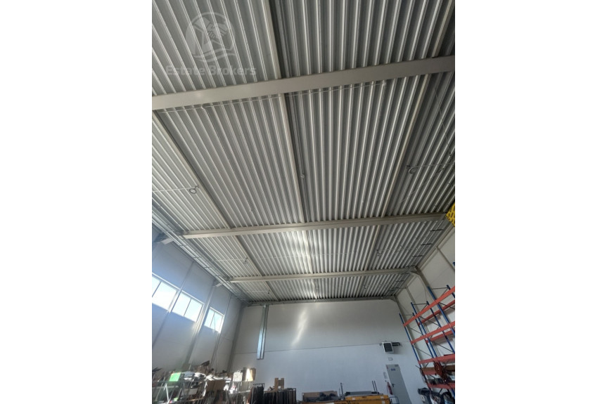 Wrocław, Psie Pole, Kwiatowa, Magazyn 600 m&sup2; z częścią biurową