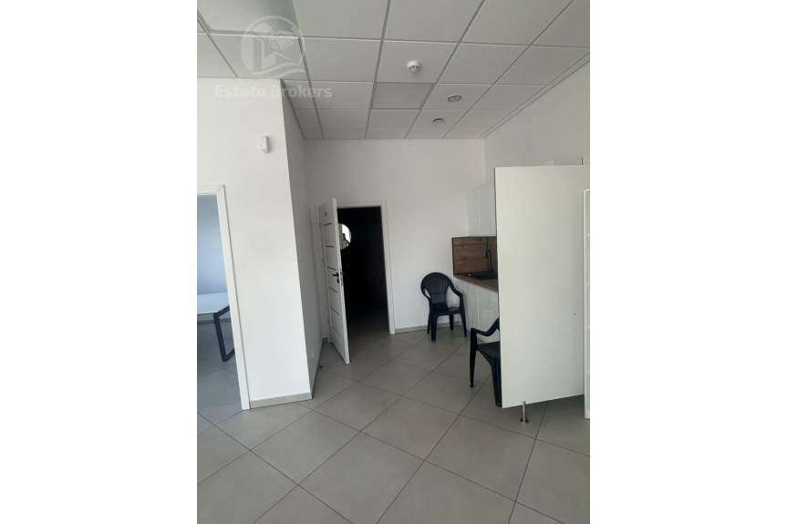 Wrocław, Psie Pole, Kwiatowa, Magazyn 600 m&sup2; z częścią biurową