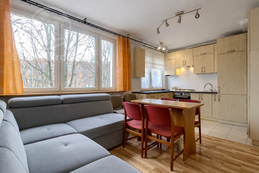 Wrocław, Krzyki, Łączności, Dwustronne mieszkanie dla rodziny z balkonem