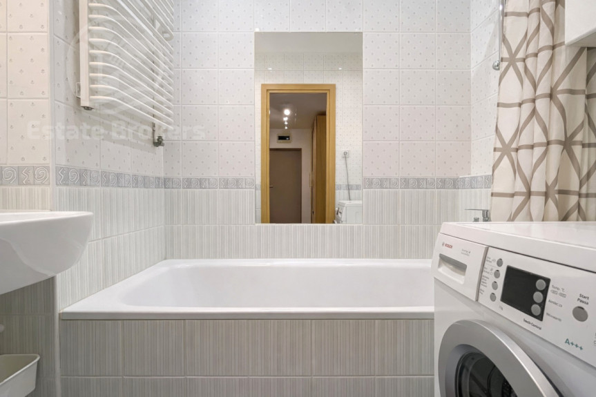 Wrocław, Krzyki, Łączności, Dwustronne mieszkanie dla rodziny z balkonem