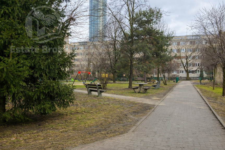 Wrocław, Krzyki, Łączności, Dwustronne mieszkanie dla rodziny z balkonem