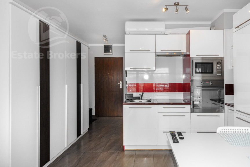 Wrocław, Przedmieście Oławskie, Na Grobli, Kawalerka w centrum z widokiem na rzekę ENG/УКР