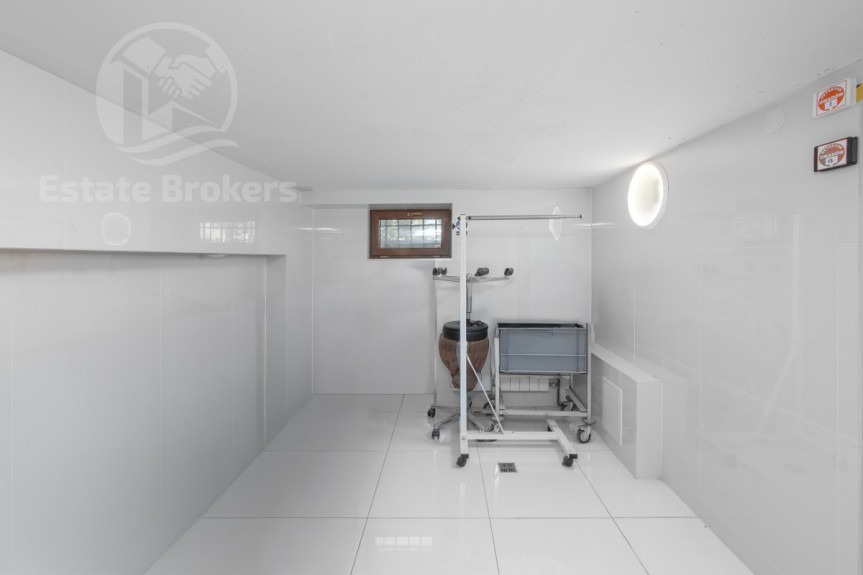 Wrocław, Opor&oacute;w, Lakiernicza, Gotowy lokal usługowy z witryną &ndash; parter | Bez VAT