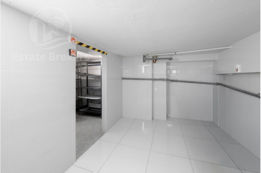 Wrocław, Opor&oacute;w, Lakiernicza, Gotowy lokal usługowy z witryną &ndash; parter | Bez VAT