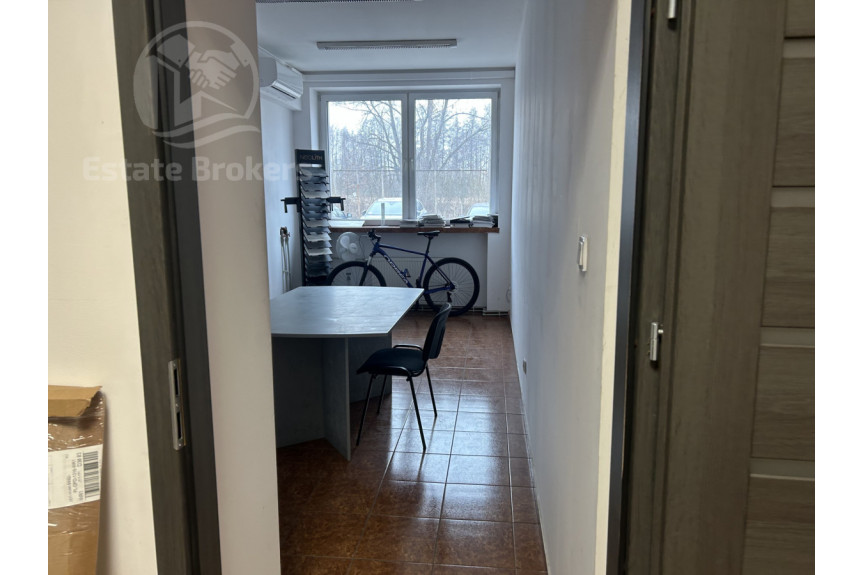 Wrocław, Tarnogaj, Opolska, Hala z suwnicą -3 duże bramy