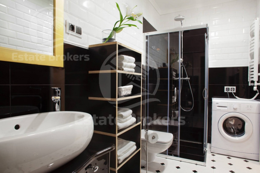 Wrocław, Stare Miasto, Ratusz, Gotowy apart-hotel