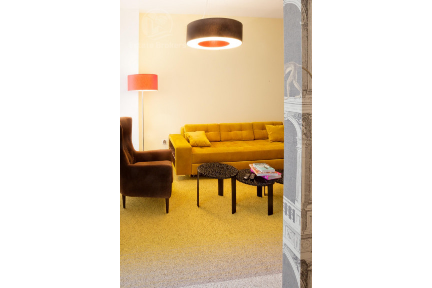 Wrocław, Stare Miasto, Ratusz, Gotowy apart-hotel