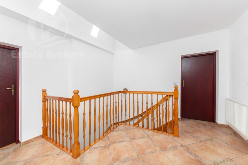 powiat wrocławski, Ż&oacute;rawina, Sportowa, Funkcjonalny dom dla rodziny lub pod działalność