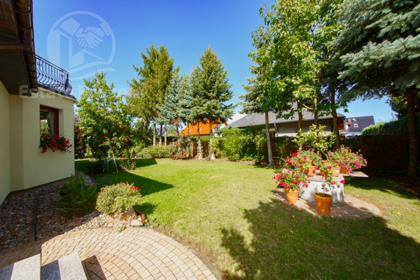 powiat wrocławski, Ż&oacute;rawina, Sportowa, Funkcjonalny dom dla rodziny lub pod działalność