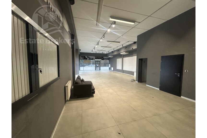 dolnośląskie, Wrocław, Fabryczna, Strzegomska, Widoczny lokal z parkingiem