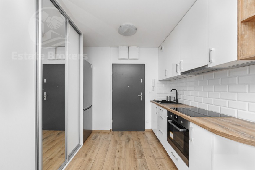 Wrocław, Popowice, Legnicka, Przestronna kawalerka  2021r.  Przyjazne pupilom