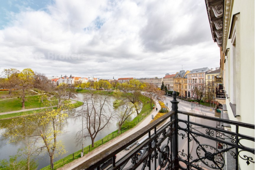 Wrocław, Stare Miasto, Podwale, Budynek pod szkołę prywatną