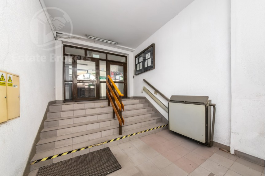 Wrocław, Stare Miasto, Podwale, Budynek pod szkołę prywatną