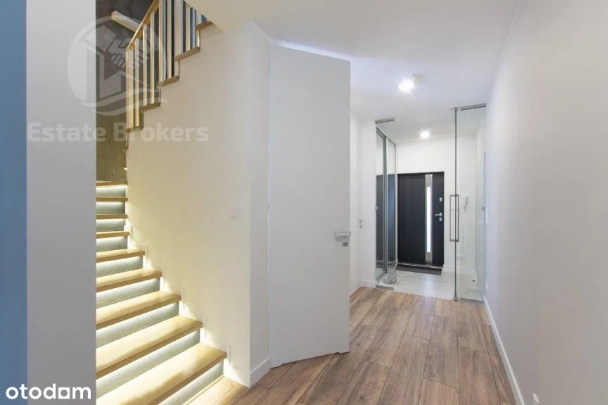 Wrocław, Krzyki, Gen. Stefana Grota-Roweckiego, Dom bliźniak 168 m&sup2; na zamkniętym osiedlu