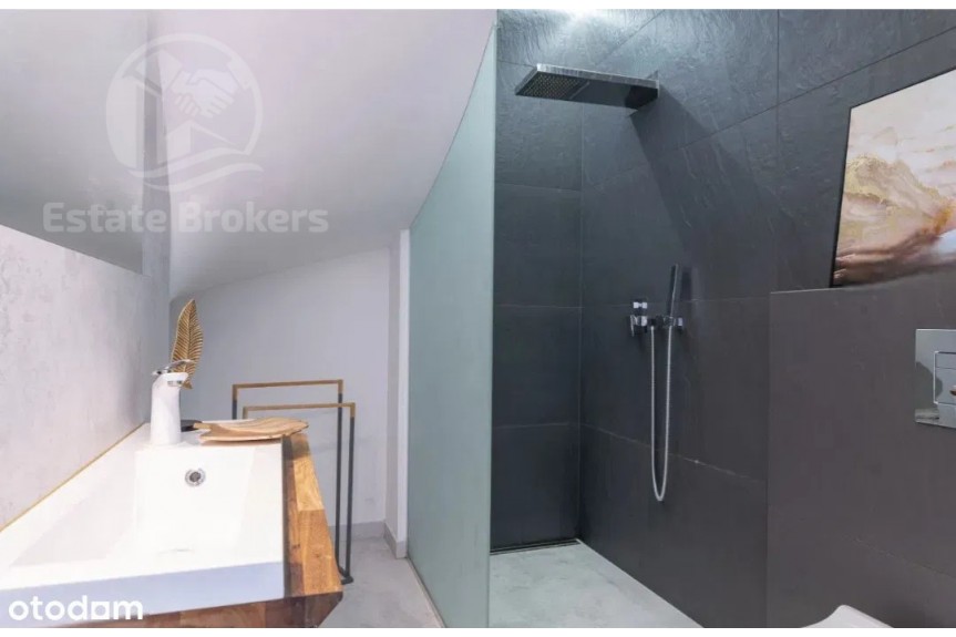 Wrocław, Krzyki, Gen. Stefana Grota-Roweckiego, Dom bliźniak 168 m&sup2; na zamkniętym osiedlu