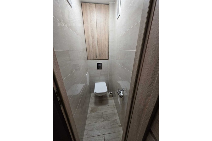 Wrocław, R&oacute;żanka, Macedońska, Widok na rzekę | Rozkładowe 2 pok | R&oacute;żanka