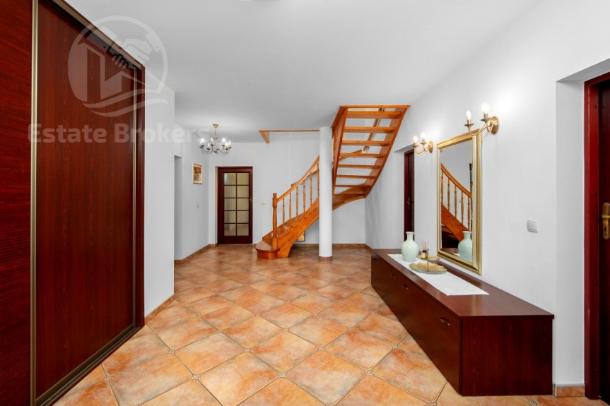 powiat wrocławski, Ż&oacute;rawina, Sportowa, Funkcjonalny dom dla rodziny lub pod działalność