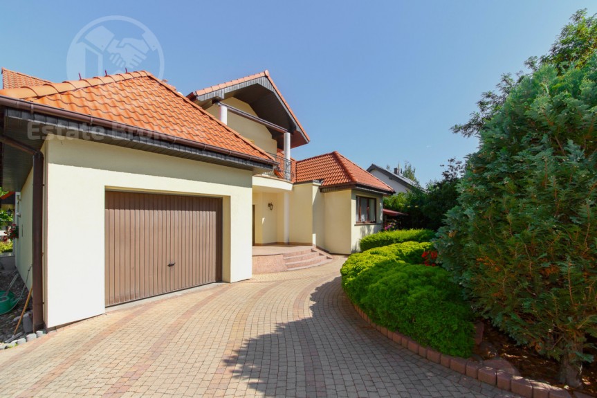 powiat wrocławski, Ż&oacute;rawina, Sportowa, Funkcjonalny dom dla rodziny lub pod działalność