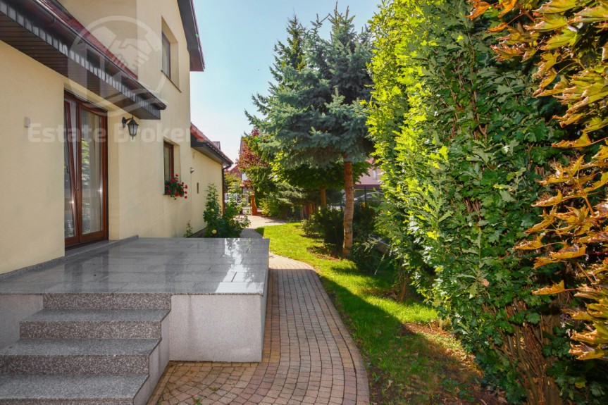 powiat wrocławski, Ż&oacute;rawina, Sportowa, Funkcjonalny dom dla rodziny lub pod działalność