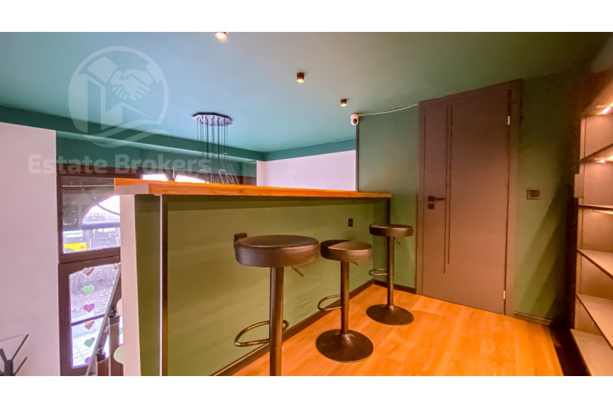 Wrocław, Śr&oacute;dmieście, Marii Curie-Skłodowskiej, Gotowy lokal z witryną w studentska okolicy