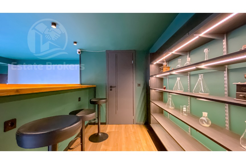 Wrocław, Śr&oacute;dmieście, Marii Curie-Skłodowskiej, Gotowy lokal z witryną w studentska okolicy