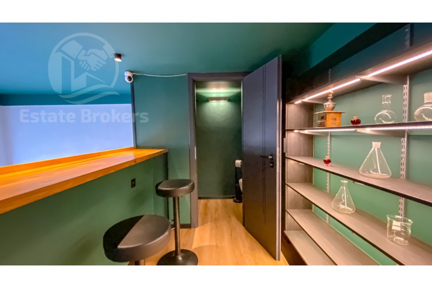 Wrocław, Śr&oacute;dmieście, Marii Curie-Skłodowskiej, Gotowy lokal z witryną w studentska okolicy