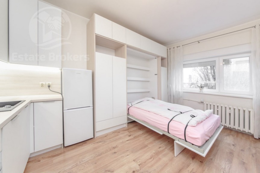 Wrocław, Fabryczna, Kawalerka na Grabiszynie z dużym podw&oacute;jnym ł&oacute;żkiem