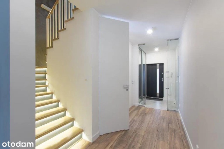 Wrocław, Wrocław-Krzyki, Krzyki, gen. Stefana Grota-Roweckiego, Dom bliźniak 168 m&sup2; na zamkniętym osiedlu