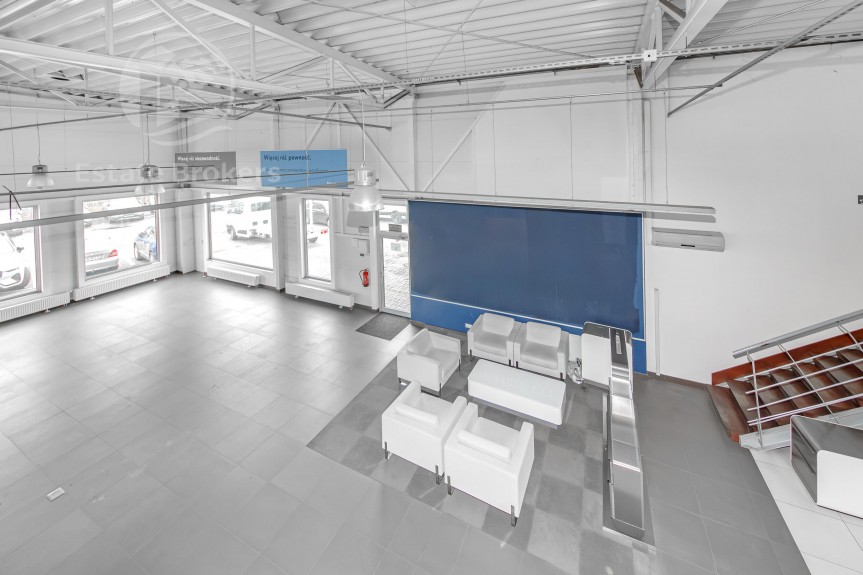 Wrocław, Wrocław-Krzyki, al. Karkonoska, Salon samochodowy/parking i warsztat