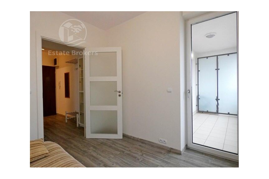 Wrocław, Legnicka, 3 pokoje  balkon  garaż podziemny
