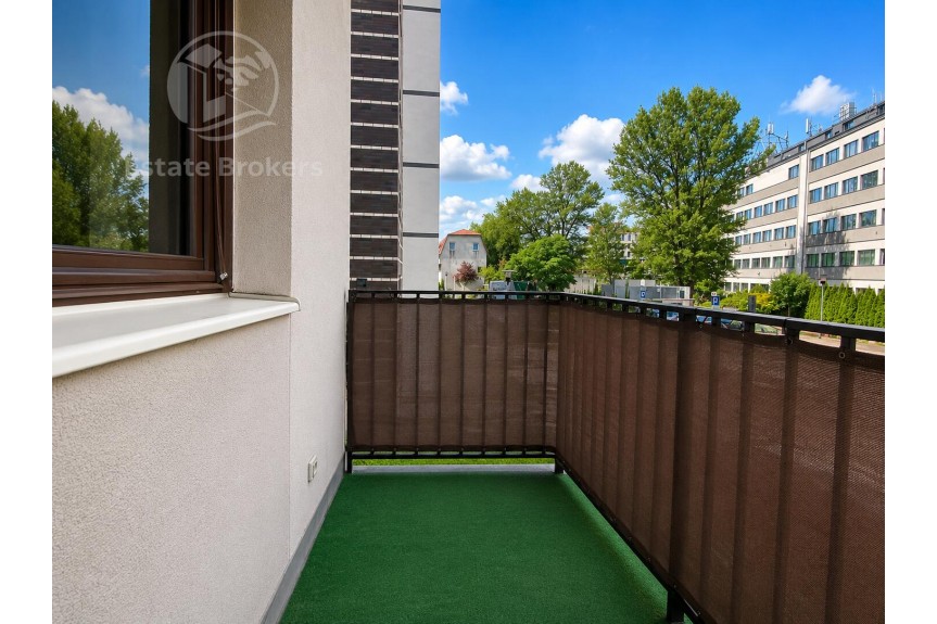 Wrocław, Krakowska, Osobna kuchnia  Balkon  Zamknięte osiedle  Garaż