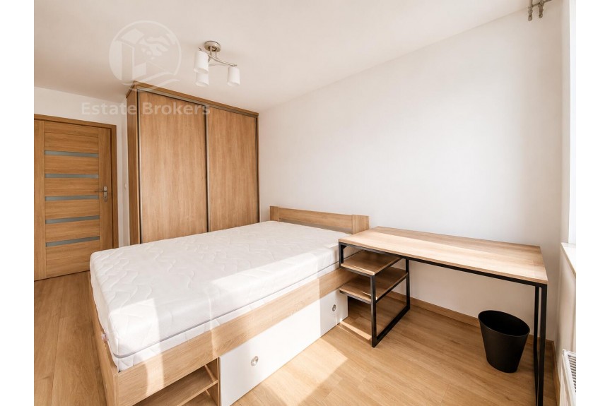 Wrocław, Jesionowa, Duży balkon  Miejsce postojowe  Recepcja  Ochrona
