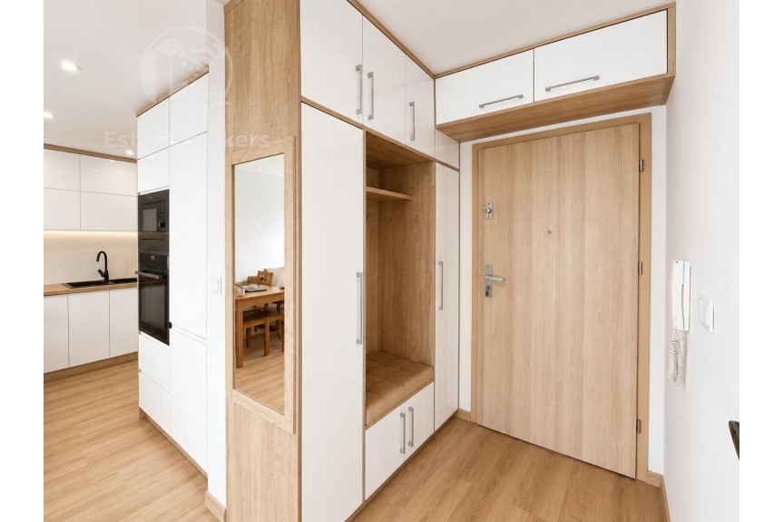 Wrocław, Jesionowa, Duży balkon  Miejsce postojowe  Recepcja  Ochrona