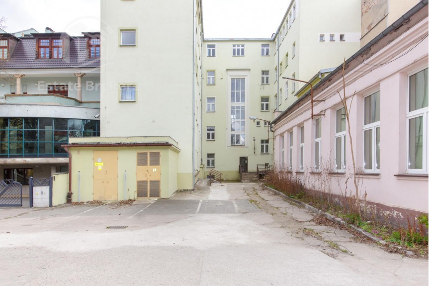 Wrocław, Wrocław-Stare Miasto, Podwale, Budynek pod operatora powierzchni biurowych