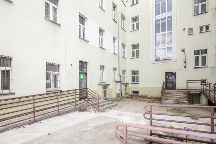 Wrocław, Wrocław-Stare Miasto, Podwale, Budynek pod operatora powierzchni biurowych