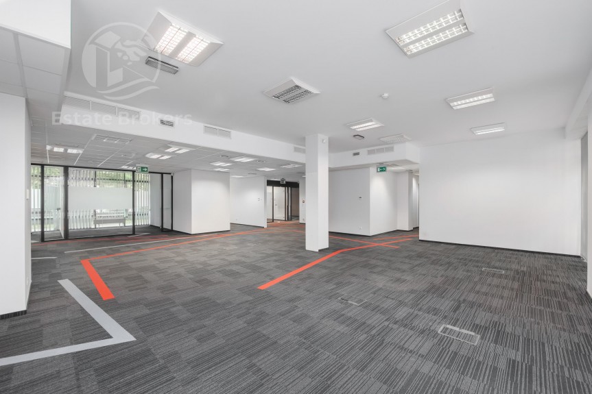 Wrocław, Wrocław-Fabryczna, Fabryczna, Legnicka, Lokal witrynowy na parterze w nowoczesnym biurowcu