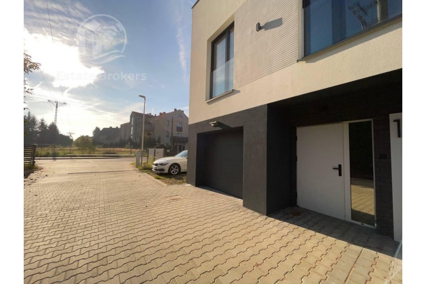 Wrocław, Wrocław-Psie Pole, Psie Pole, Prestiżowy bliźniak | 103,83 m&sup2; | 5 pokoi | Ogr&oacute;dek | Garaż w budynku